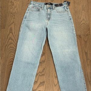 Hollister Women's Light Blue Straight Leg Jeans